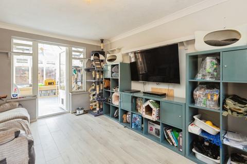 3 bedroom detached house for sale, Bowler Road, Aylesbury, HP21