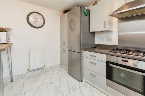 3 bedroom semi-detached house for sale, Restharrow Road, AYLESBURY, Buckinghamshire, HP22