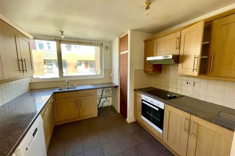 2 bedroom flat for sale, Bishops Walk, Aylesbury, Buckinghamshire, HP21