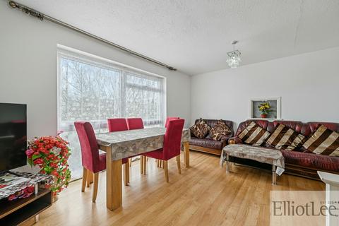 2 bedroom flat for sale, Nigel Close, Northolt UB5