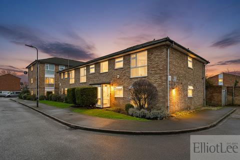 Nigel Close, Northolt UB5