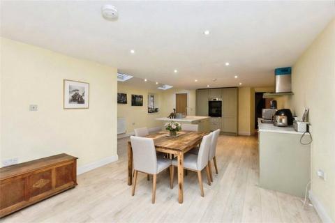 undefined, Church End, Haddenham, Aylesbury, Buckinghamshire, HP17
