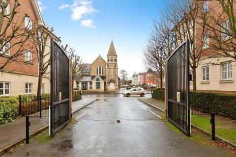 2 bedroom flat for sale, Viridian Square, Aylesbury, Buckinghamshire, HP21