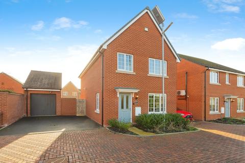 4 bedroom detached house for sale, Blue Rock Drive, Aylesbury, Buckinghamshire, HP18