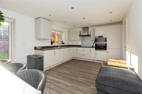 4 bedroom detached house for sale, Blue Rock Drive, Aylesbury, Buckinghamshire, HP18