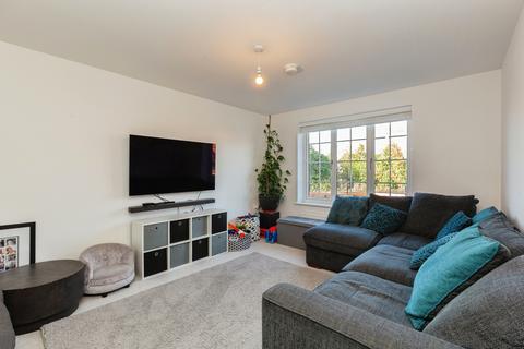 4 bedroom detached house for sale, Blue Rock Drive, Aylesbury, Buckinghamshire, HP18