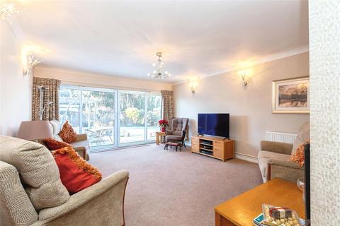 undefined, Manor Farm Close, Weston Turville, Aylesbury, Buckinghamshire, HP22