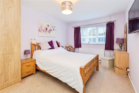 undefined, Manor Farm Close, Weston Turville, Aylesbury, Buckinghamshire, HP22