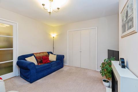 3 bedroom terraced house for sale, Howard Avenue, Aylesbury, Buckinghamshire, HP21