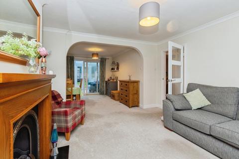 3 bedroom semi-detached house for sale, Westmorland Avenue, Aylesbury, Buckinghamshire, HP21
