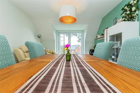 2 bedroom flat for sale, Cameo Court, Aylesbury, Buckinghamshire, HP18