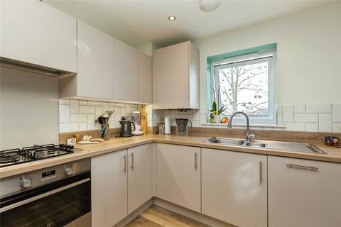2 bedroom flat for sale, Cameo Court, Aylesbury, Buckinghamshire, HP18