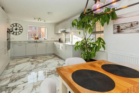 4 bedroom house for sale, Olympia Way, Aylesbury, Buckinghamshire, HP18