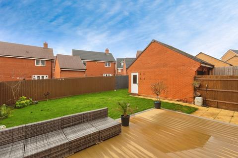 4 bedroom house for sale, Olympia Way, Aylesbury, Buckinghamshire, HP18
