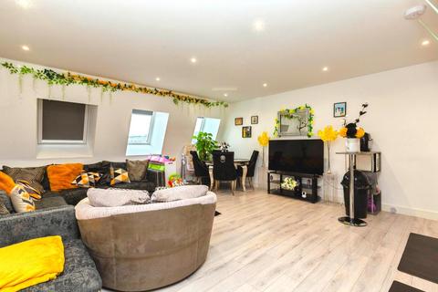 2 bedroom flat for sale, Alton Mews, Aylesbury, Buckinghamshire, HP19
