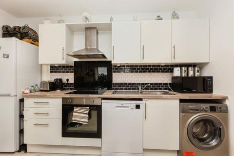 2 bedroom flat for sale, Alton Mews, Aylesbury, Buckinghamshire, HP19
