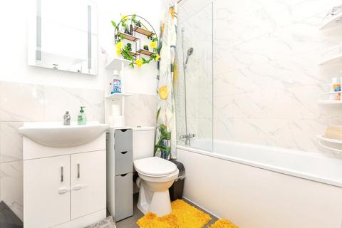 2 bedroom flat for sale, Alton Mews, Aylesbury, Buckinghamshire, HP19