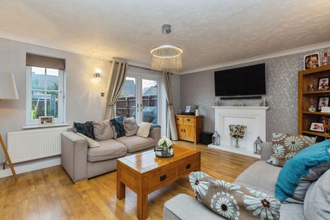 4 bedroom detached house for sale, Warren Close, Stone, Aylesbury, Buckinghamshire, HP17