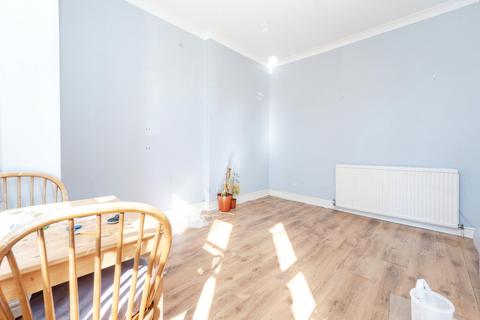 2 bedroom flat for sale, De Parys Avenue, Bedford, Bedfordshire, MK40