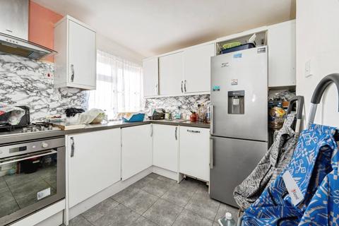 3 bedroom flat for sale, Williamson Road, Kempston, Bedford, Bedfordshire, MK42