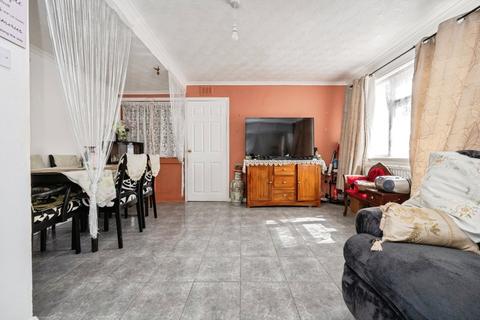 3 bedroom flat for sale, Williamson Road, Kempston, Bedford, Bedfordshire, MK42