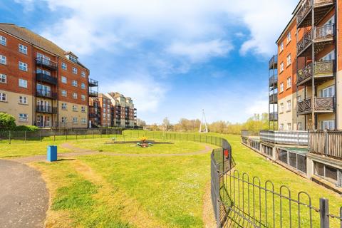 2 bedroom flat for sale, Britannia House, Palgrave Road, Bedford, Bedfordshire, MK42