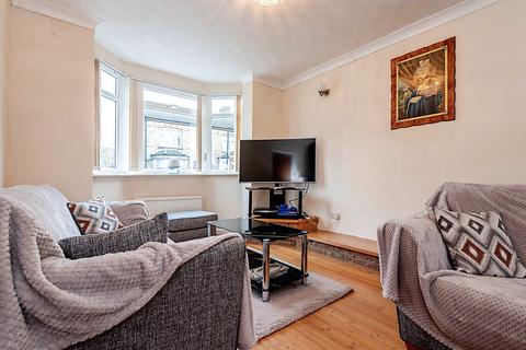 3 bedroom end of terrace house for sale, Garfield Street, Bedford, MK41