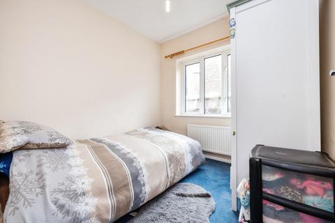 undefined, Goldington Avenue, Bedford, Bedfordshire, MK40