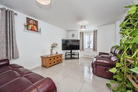 3 bedroom detached house for sale, Lacewing Drive, Biddenham, Bedford, Bedfordshire, MK40