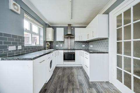 2 bedroom terraced house for sale, Marigold Way, Bedford, Bedfordshire, MK42