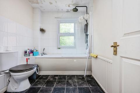 2 bedroom maisonette for sale, Ashburnham Road, Bedford, Bedfordshire, MK40