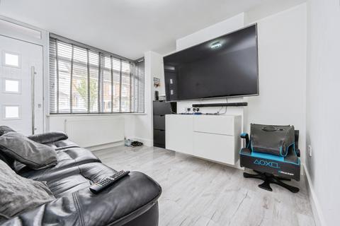 2 bedroom terraced house for sale, Gratton Road, Bedford, Bedfordshire, MK40