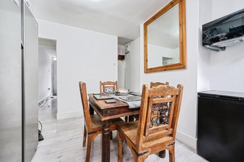 2 bedroom terraced house for sale, Gratton Road, Bedford, Bedfordshire, MK40