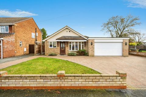 3 bedroom bungalow for sale, Heronscroft, Bedford, Bedfordshire, MK41