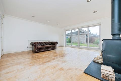 3 bedroom bungalow for sale, Heronscroft, Bedford, Bedfordshire, MK41