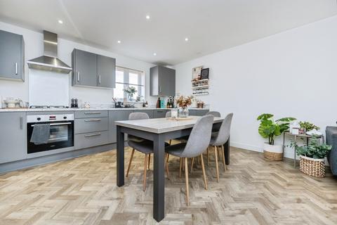 2 bedroom flat for sale, Burns Road, Shortstown, Bedford, Bedfordshire, MK42