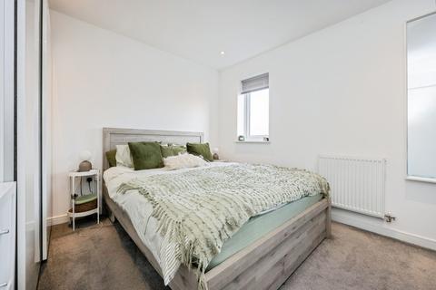2 bedroom flat for sale, Burns Road, Shortstown, Bedford, Bedfordshire, MK42
