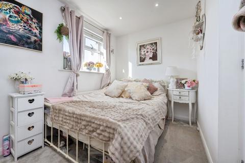 2 bedroom terraced house for sale, Poppyfields, Bedford, Bedfordshire, MK41