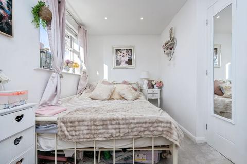 2 bedroom terraced house for sale, Poppyfields, Bedford, Bedfordshire, MK41