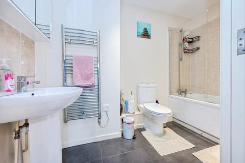 3 bedroom flat for sale, Palgrave Road, Bedford, Bedfordshire, MK42