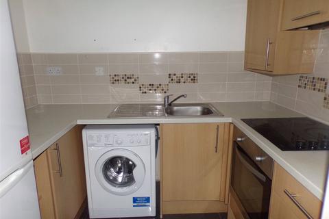 2 bedroom flat for sale, Redwood Grove, Bedford, Bedfordshire, MK42