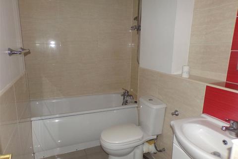 2 bedroom flat for sale, Redwood Grove, Bedford, Bedfordshire, MK42