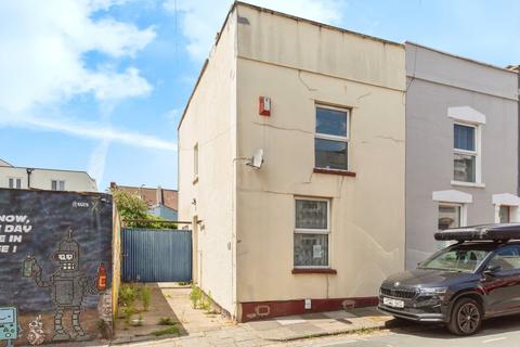 undefined, King William Street, Bristol, Somerset, BS3