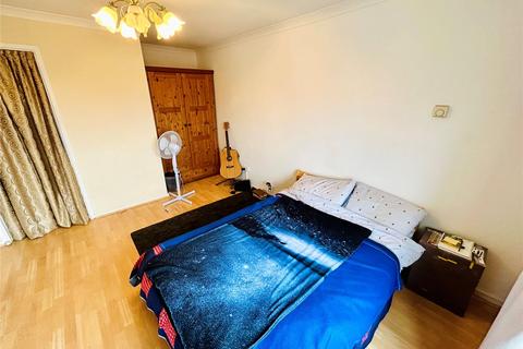 1 bedroom flat for sale, Bittern Way, Letchworth Garden City, SG6