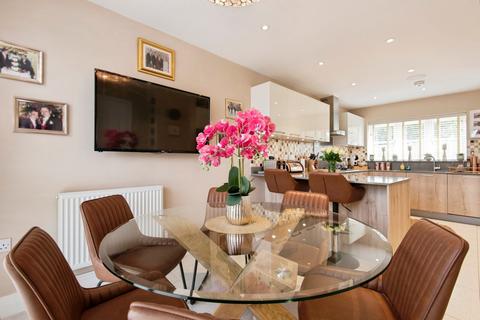 4 bedroom semi-detached house for sale, Middlefield Lane, Henlow, Bedfordshire, SG16