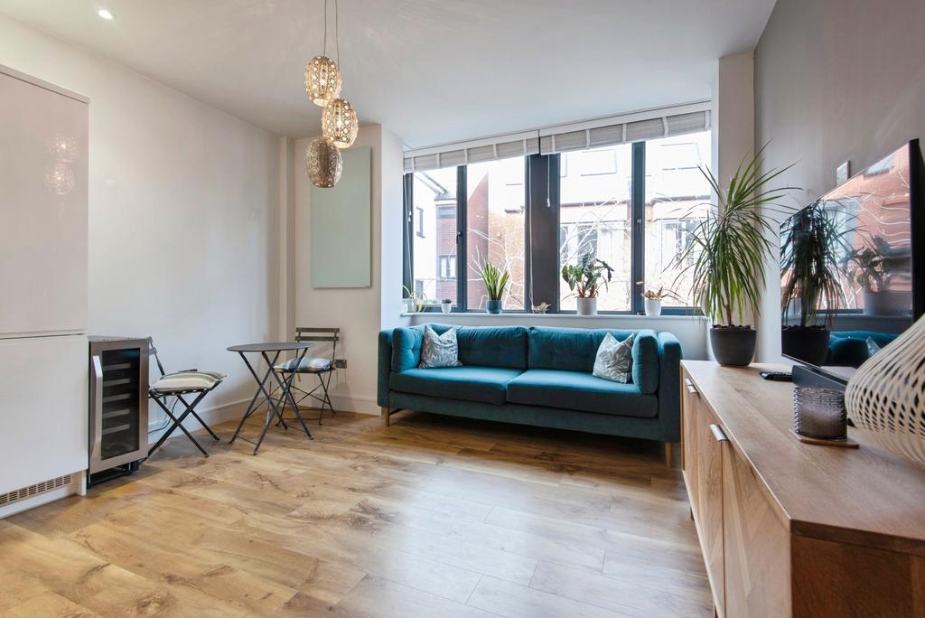 Kitchen/Lounge