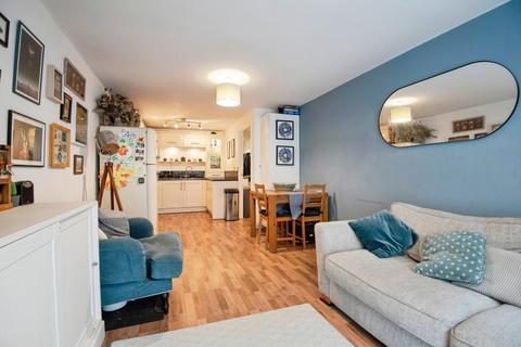 2 bedroom maisonette for sale, Coopers Yard, Paynes Park, Hitchin, Hertfordshire, SG5