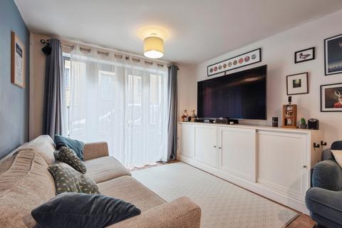 2 bedroom maisonette for sale, Coopers Yard, Paynes Park, Hitchin, Hertfordshire, SG5