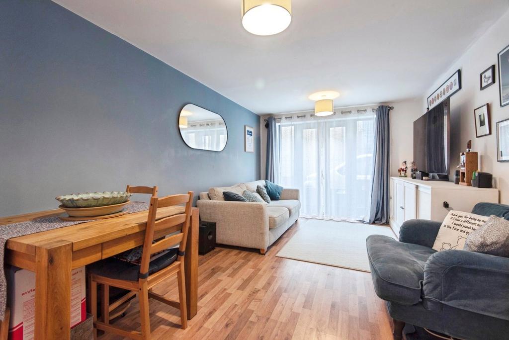 Lounge/Kitchen