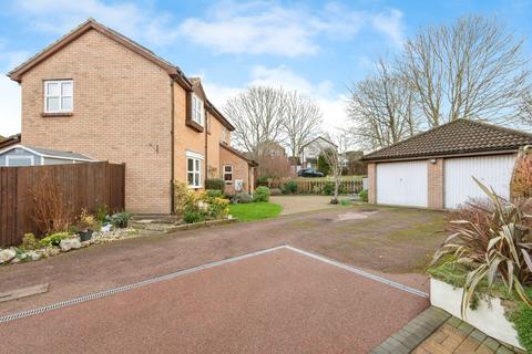 4 bedroom detached house for sale, Sanderling Close, Letchworth Garden City, Hertfordshire, SG6